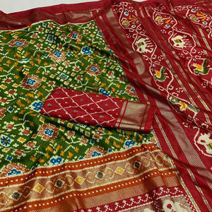 green-patola-printed-dola-silk-saree-3