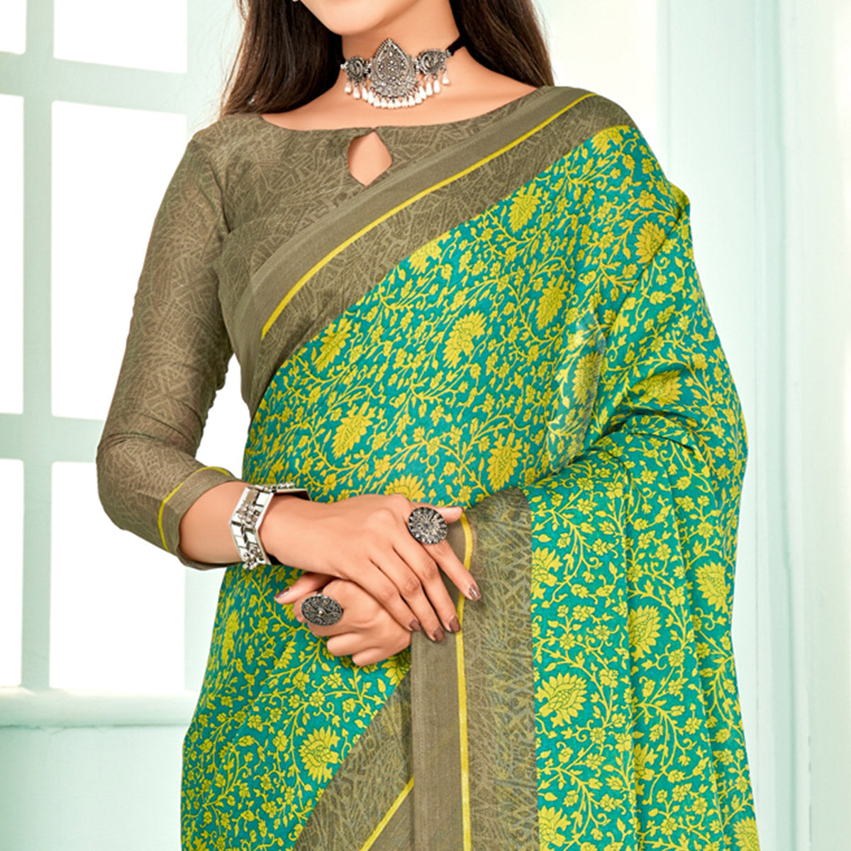 green-floral-printed-chiffon-saree-4