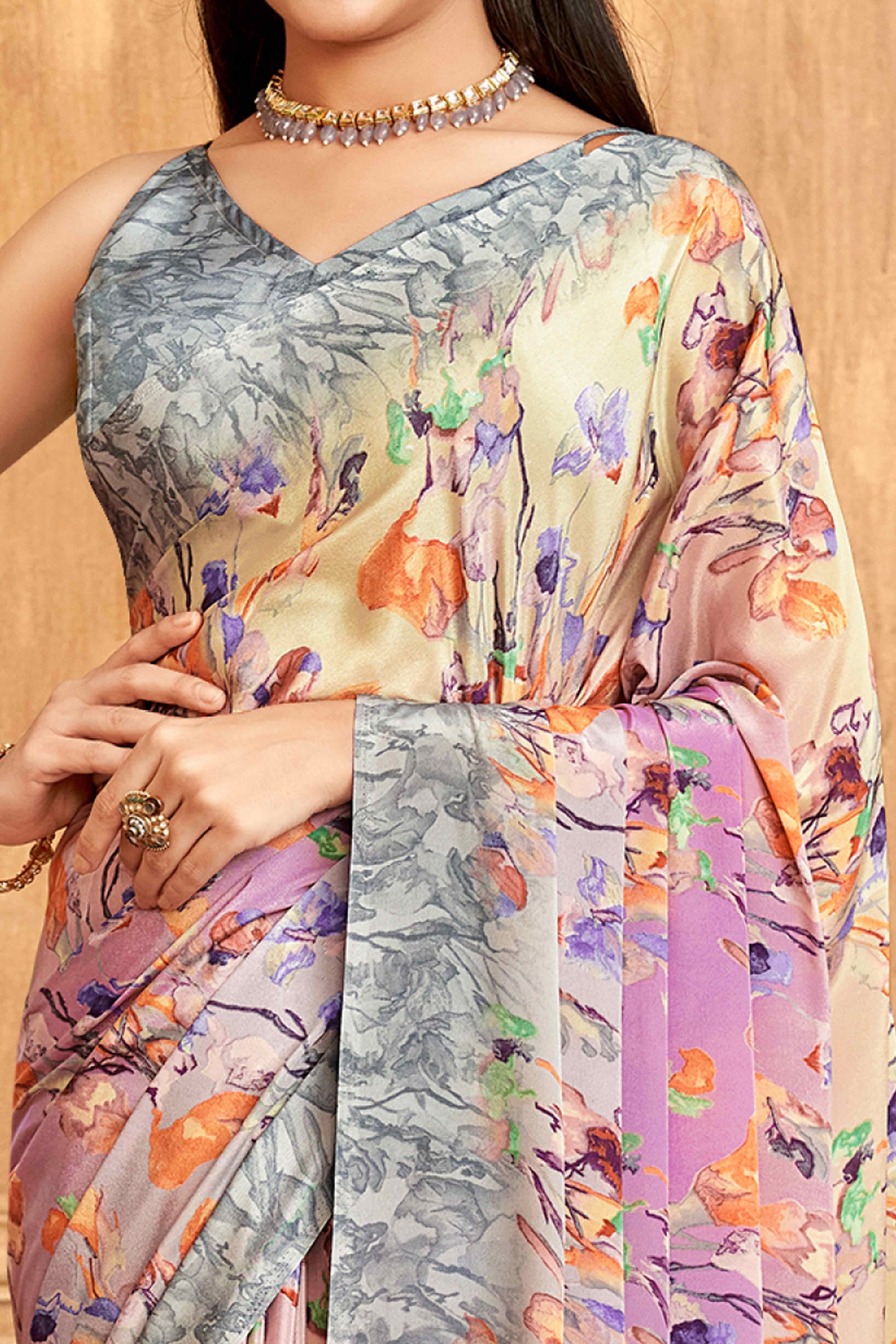 grey-floral-printed-crepe-silk-saree-19