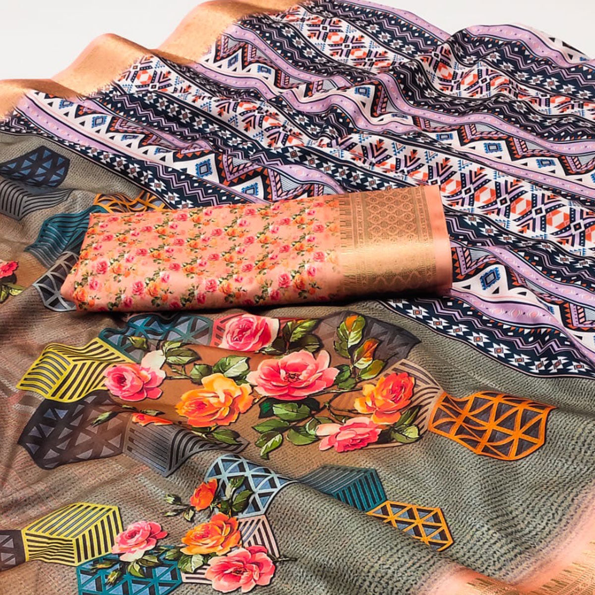 green-peach-digital-printed-cotton-silk-saree-with-jacquard-border