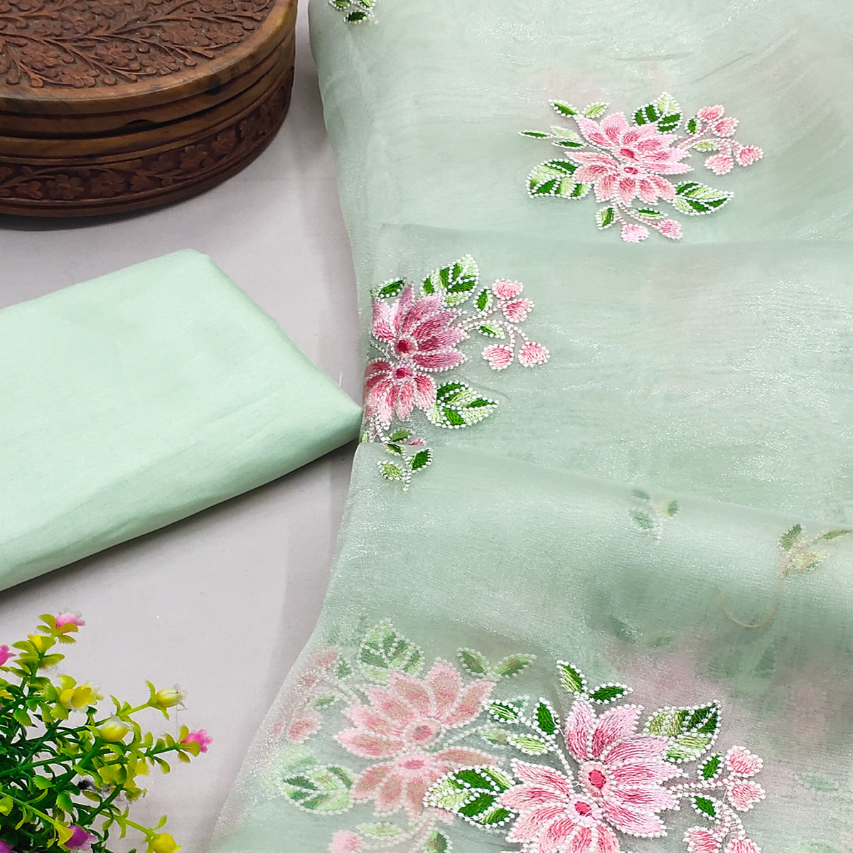 green-floral-embroidered-organza-saree-9