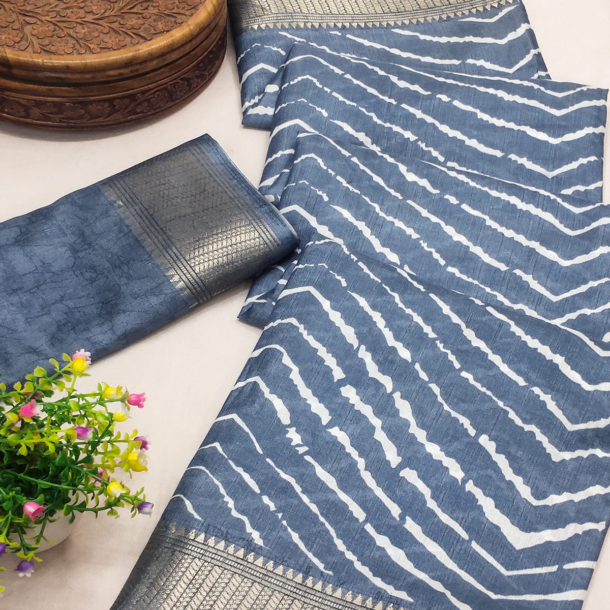 grey-lehriya-printed-dola-silk-saree-with-zari-border