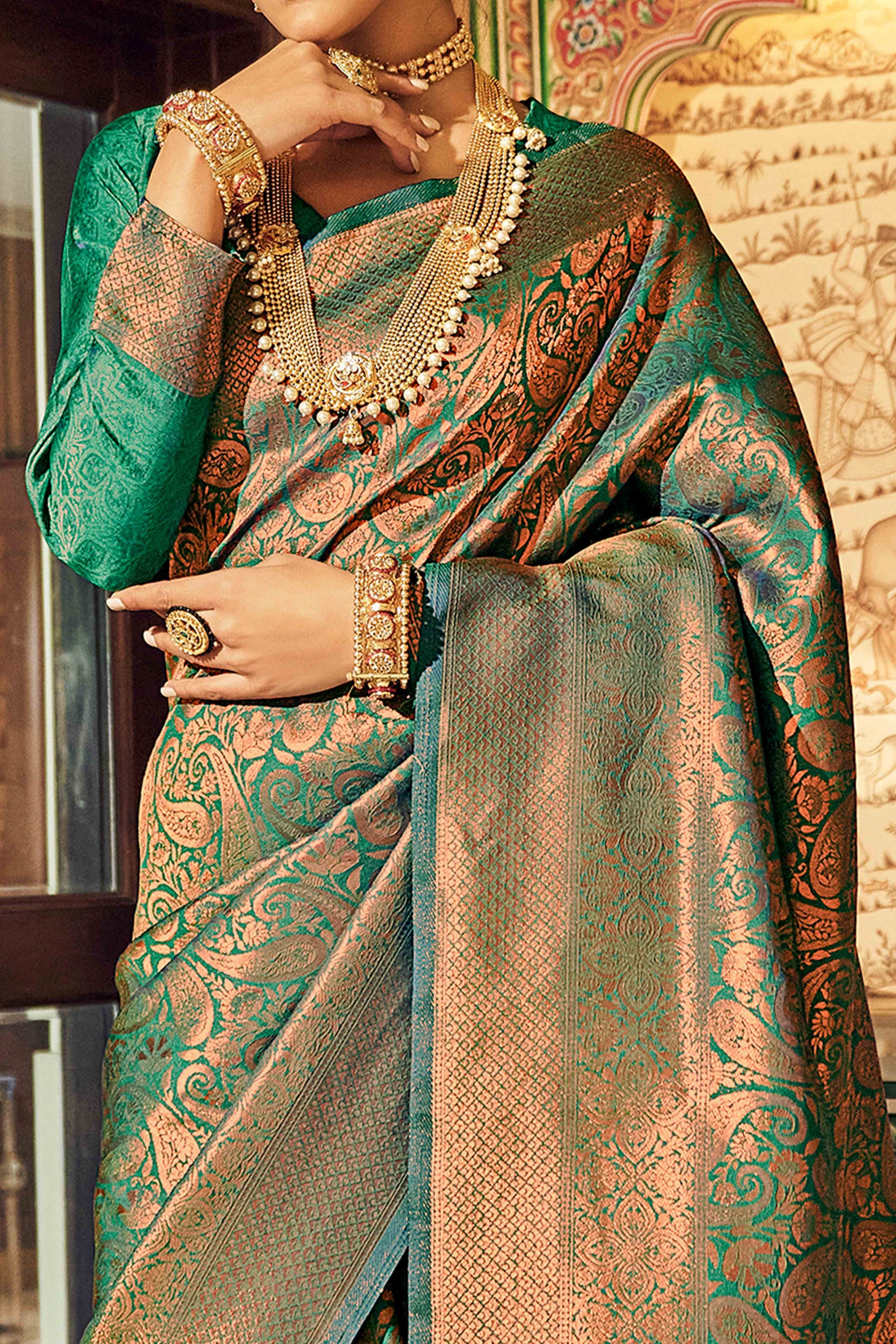 green-floral-zari-woven-kanjivaram-silk-saree