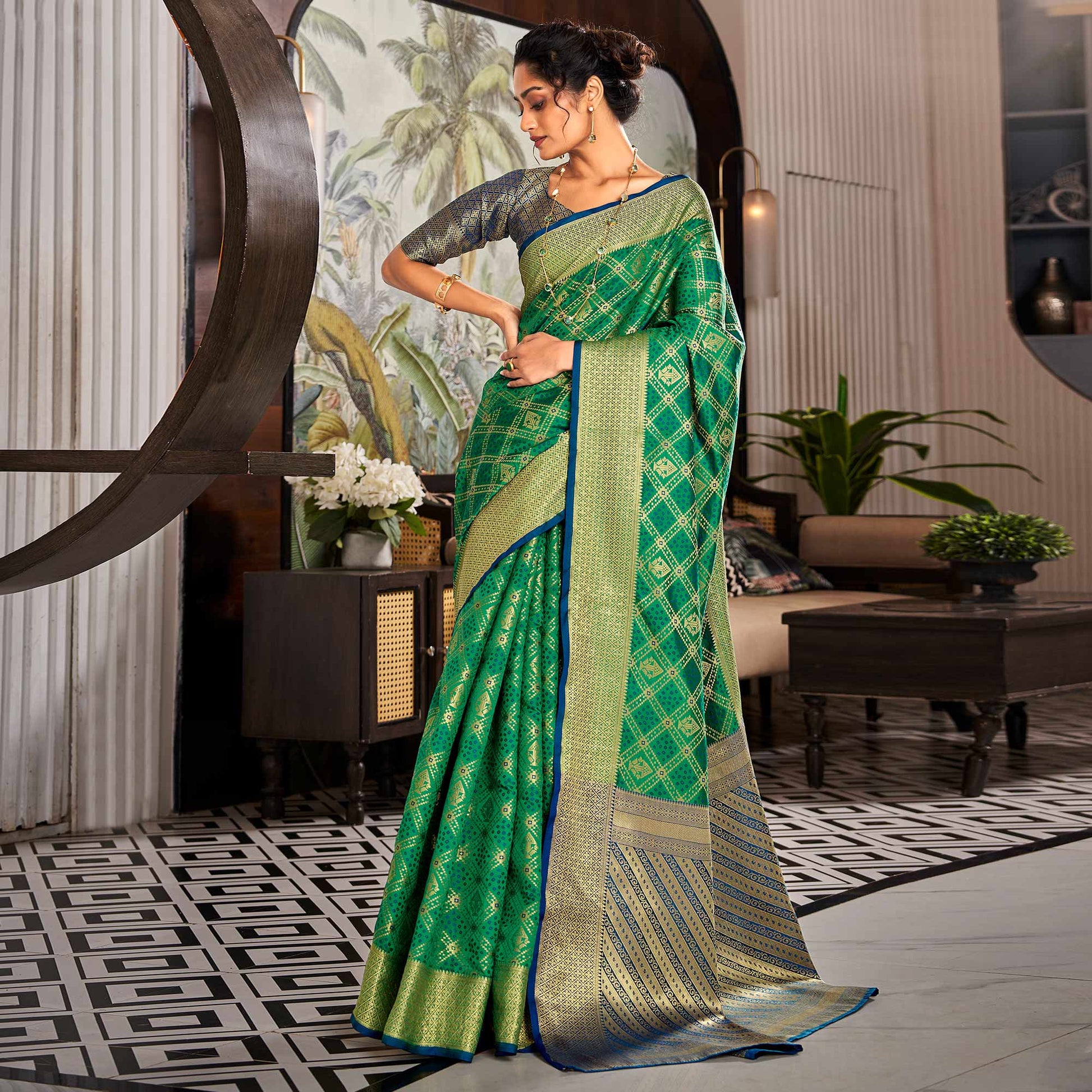 green-woven-patola-pure-silk-saree