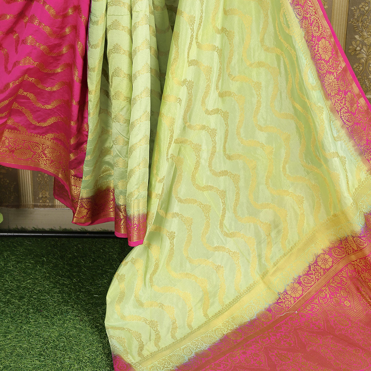 green-floral-woven-banarasi-silk-saree-2