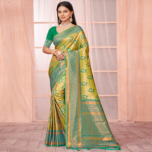 green-floral-woven-kanjivaram-silk-saree-with-tassels-3