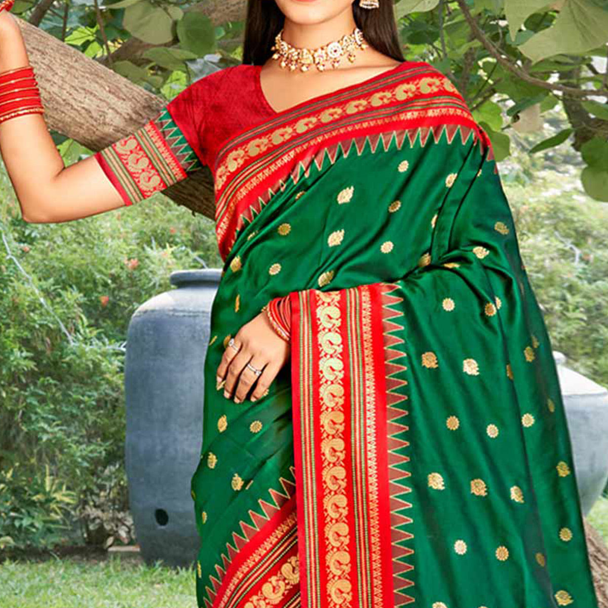 green-woven-paithani-banarasi-silk-saree-with-tassels-1