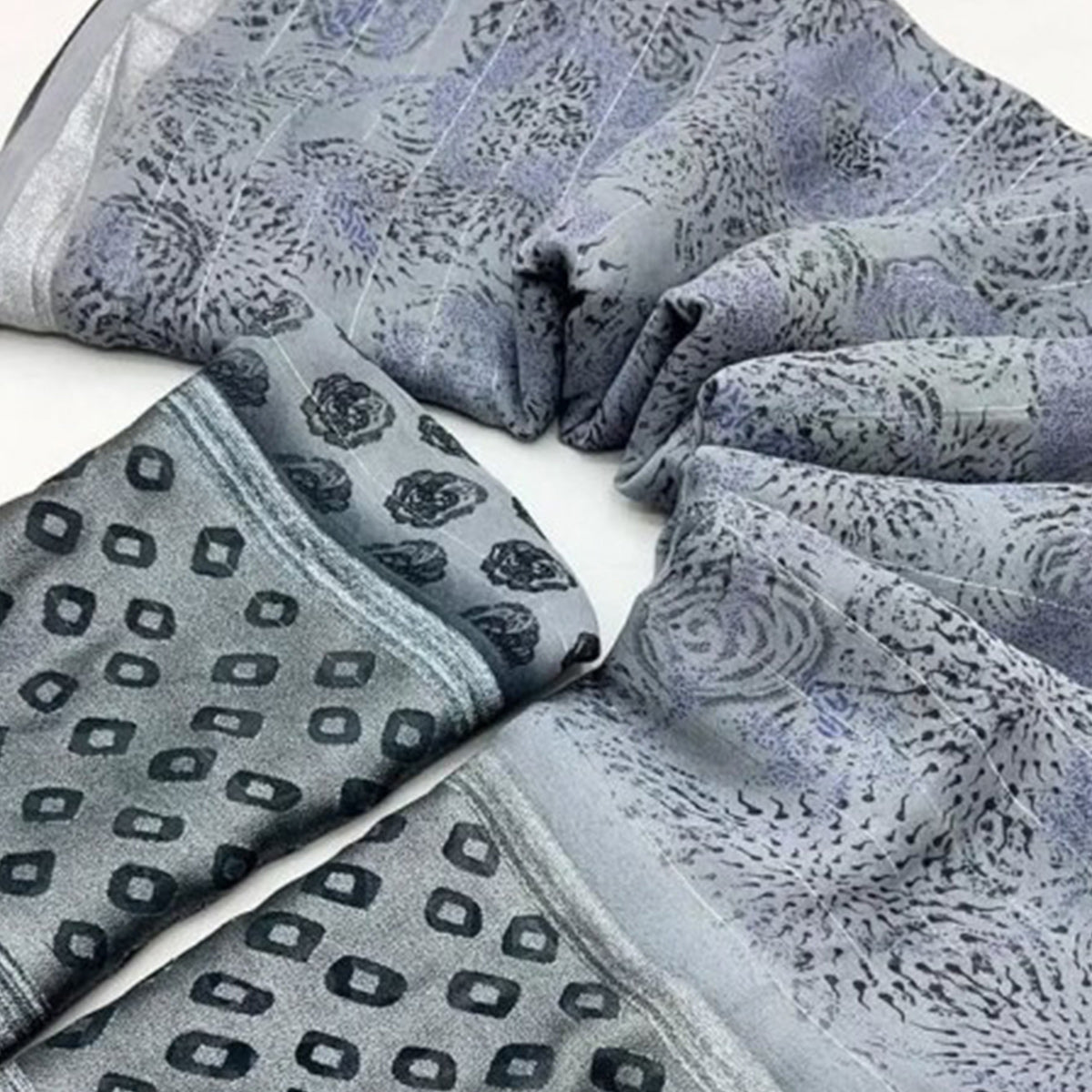 grey-floral-printed-chiffon-saree-41