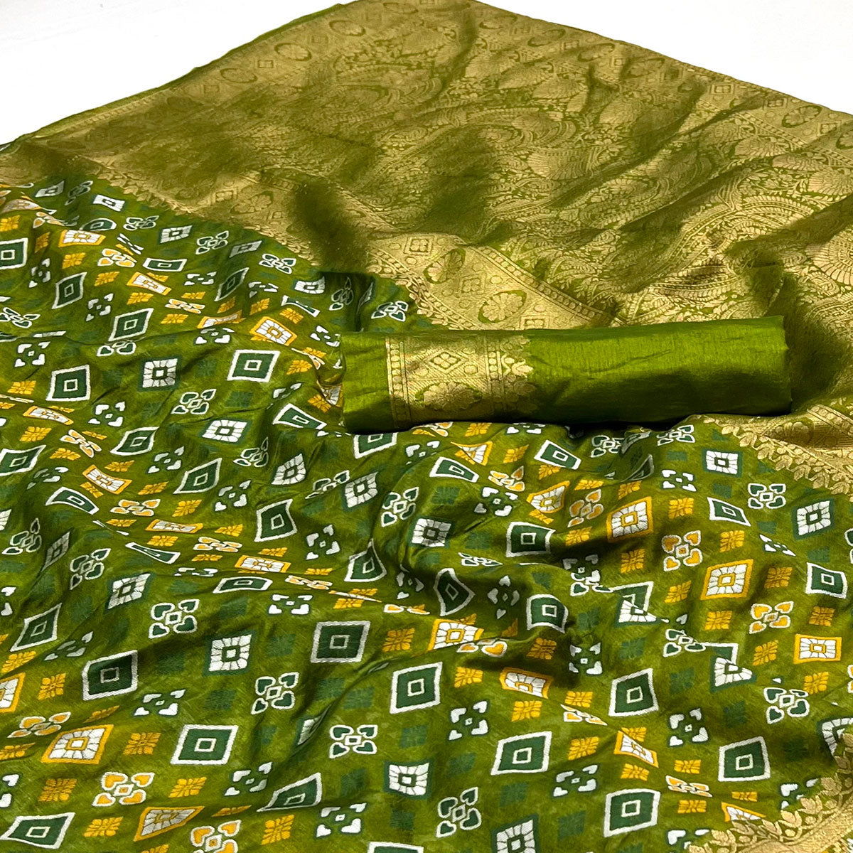 green-woven-art-silk-saree-11