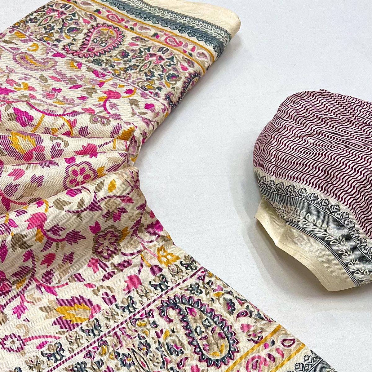 Cream & Pink Floral Printed Pashmina Saree