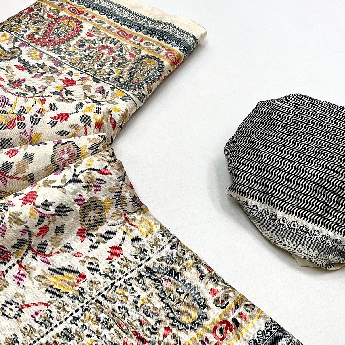 Cream & Grey Floral Printed Pashmina Saree