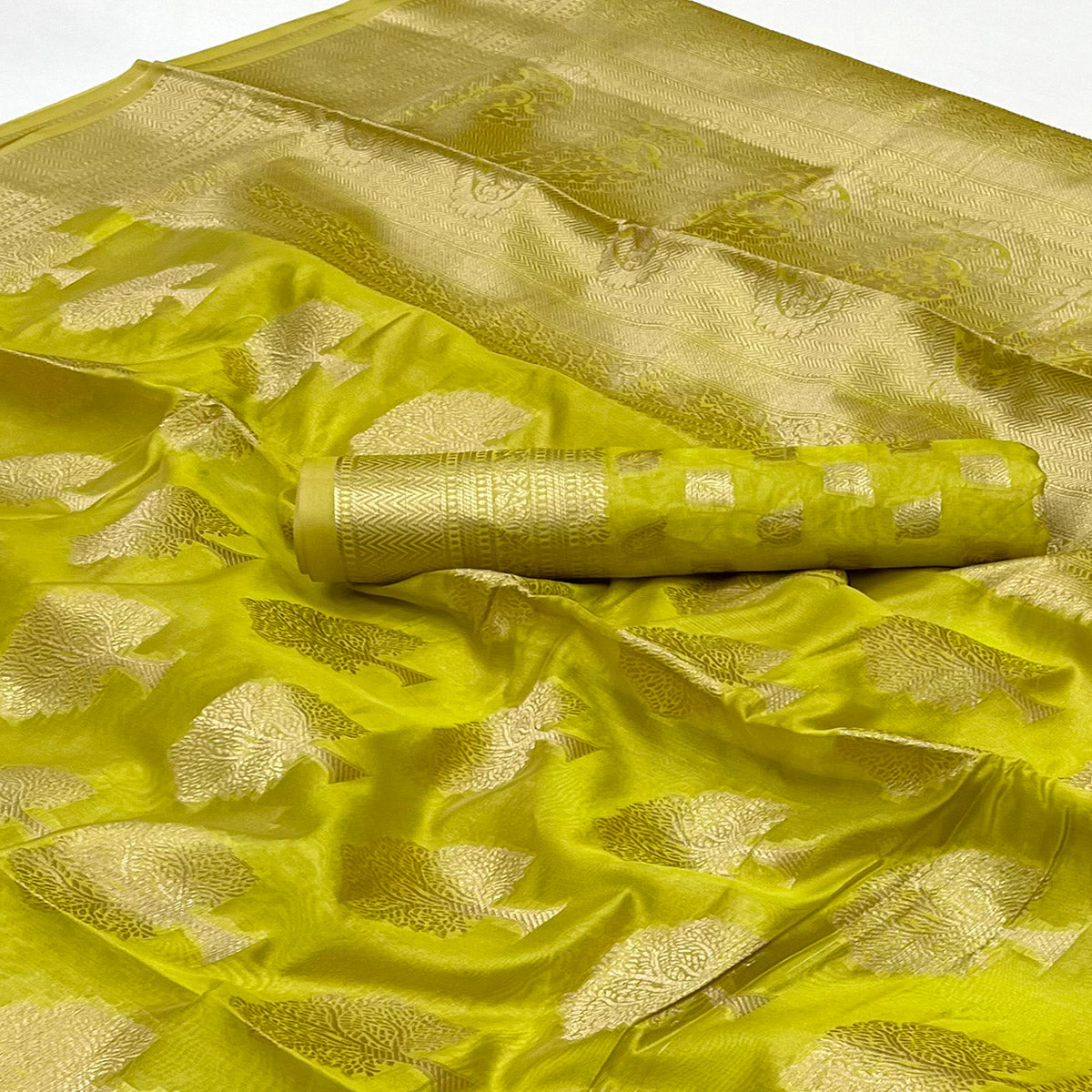 green-woven-organza-saree-10