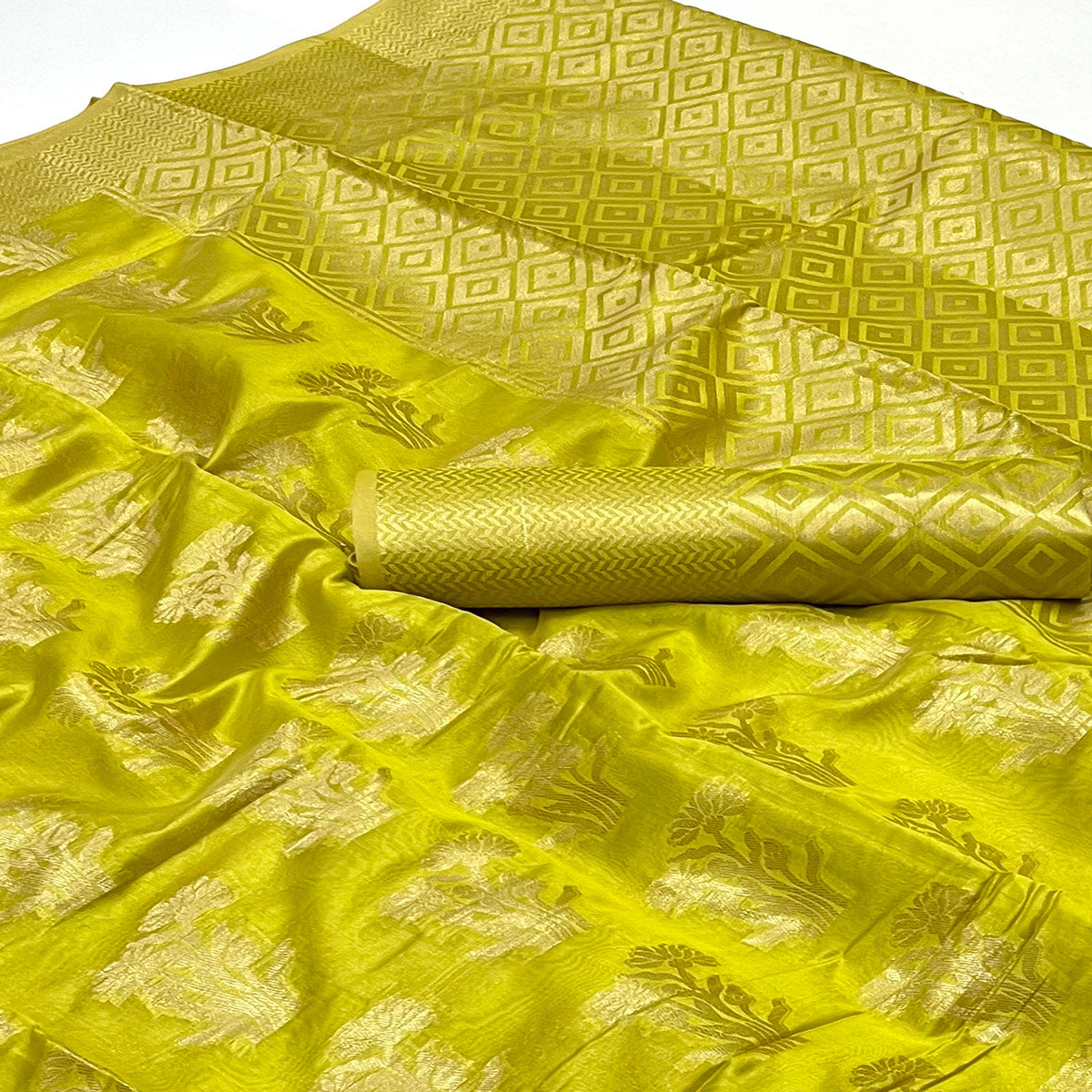 green-floral-woven-organza-saree-12