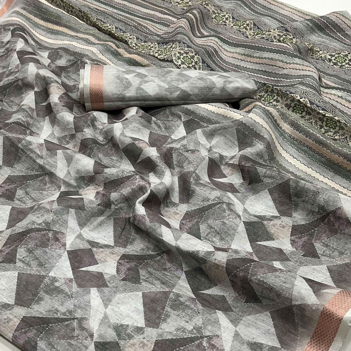 grey-digital-geometric-printed-cotton-blend-saree-with-weaving-border