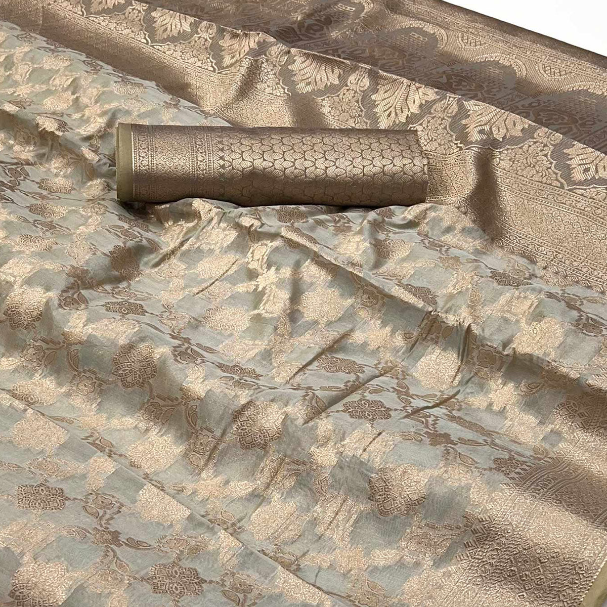 grey-floral-woven-organza-saree-12