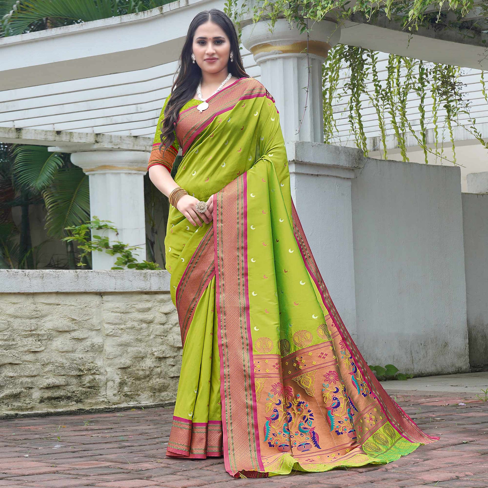 green-woven-paithani-art-silk-saree-5