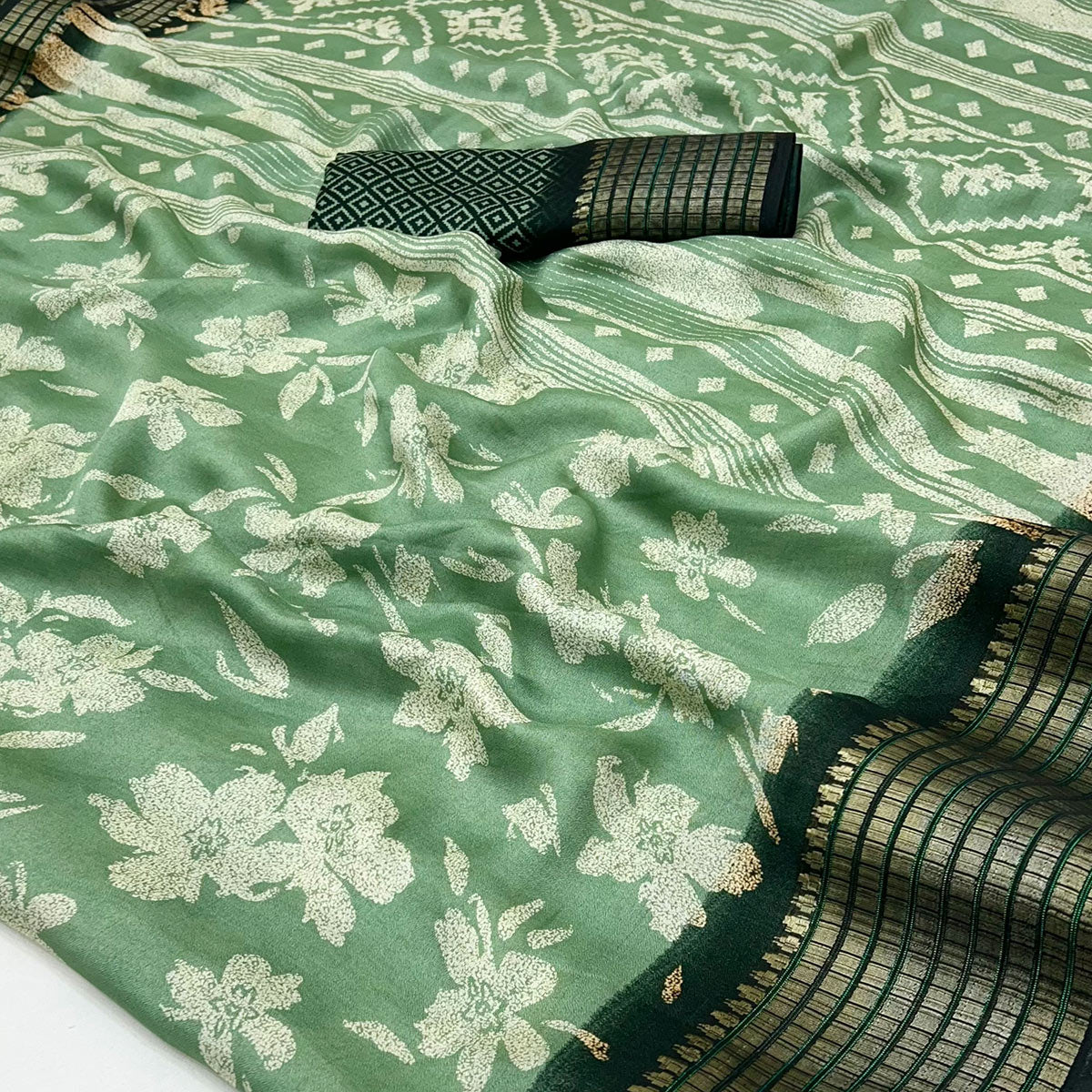 green-floral-printed-georgette-saree-with-woven-border-39