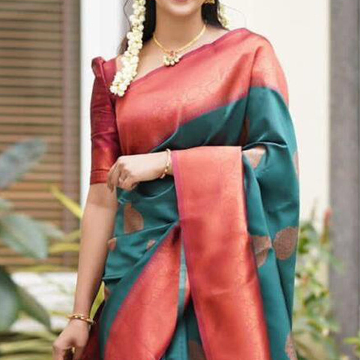 green-woven-banarasi-silk-saree-17