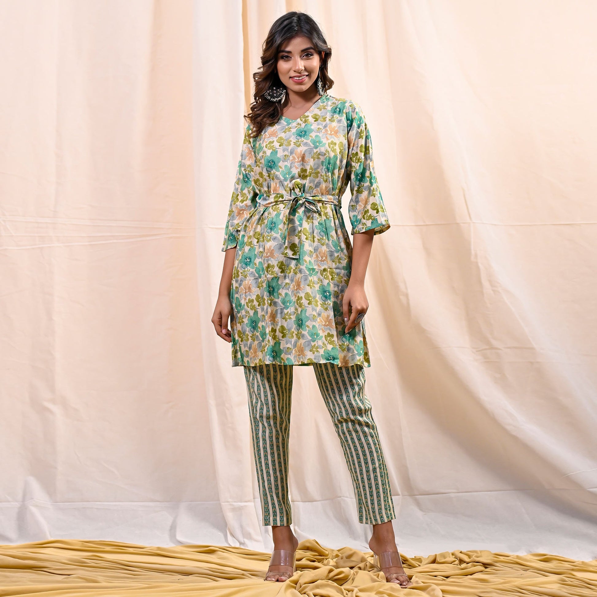 green-floral-foil-printed-chanderi-top-bottom-set-with-belt