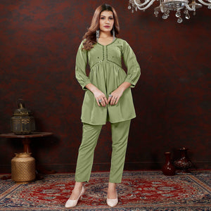 green-embroidered-cotton-blend-co-ord-set