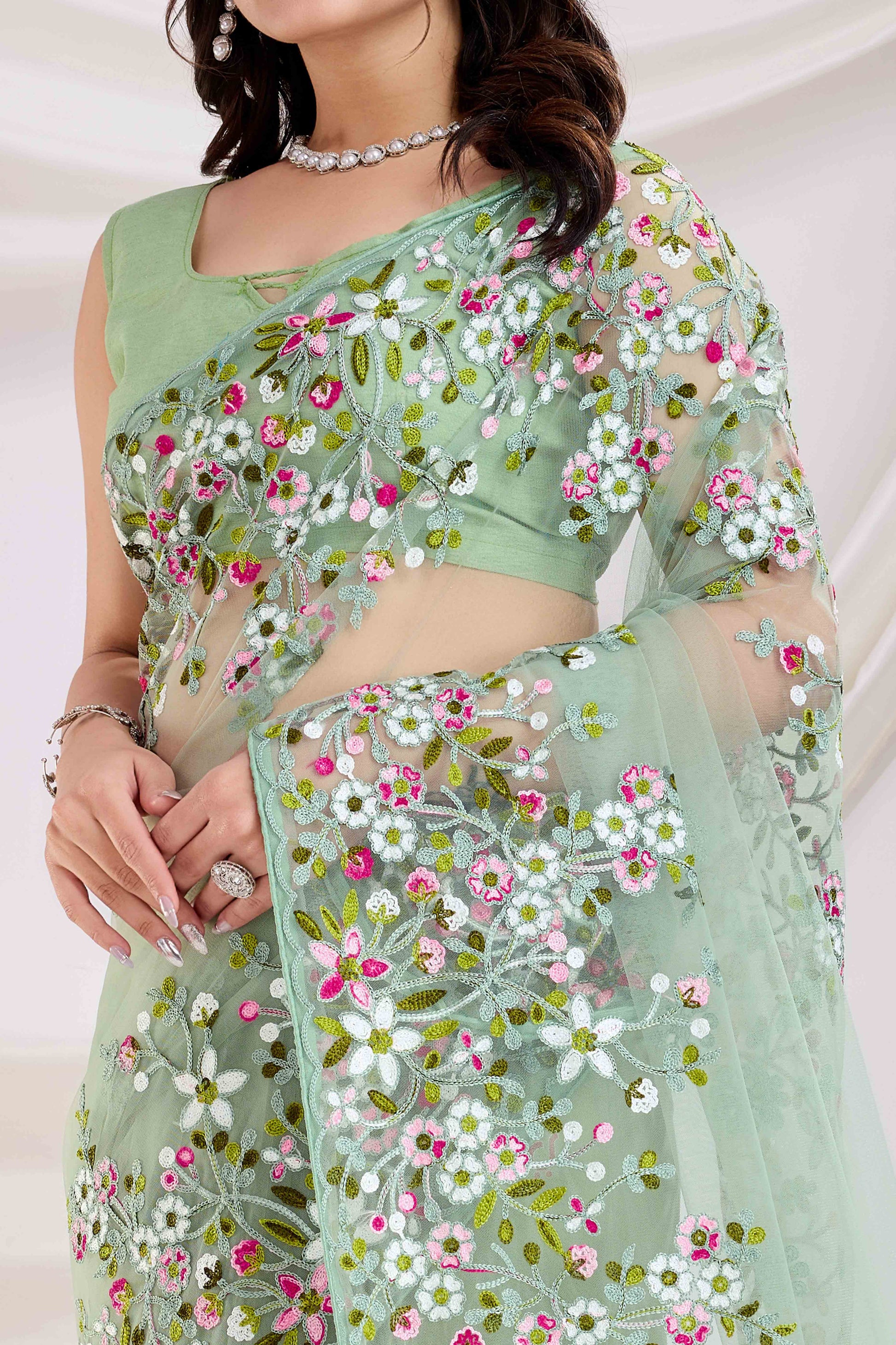 green-floral-embroidered-net-saree-31