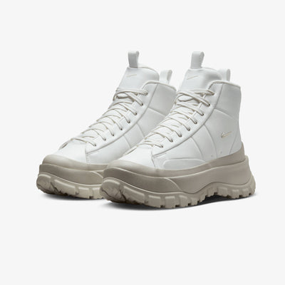 NIKE | BLAZER ROAM MID { SUMMIT WHITE/PHANTOM-LIGHT BONE