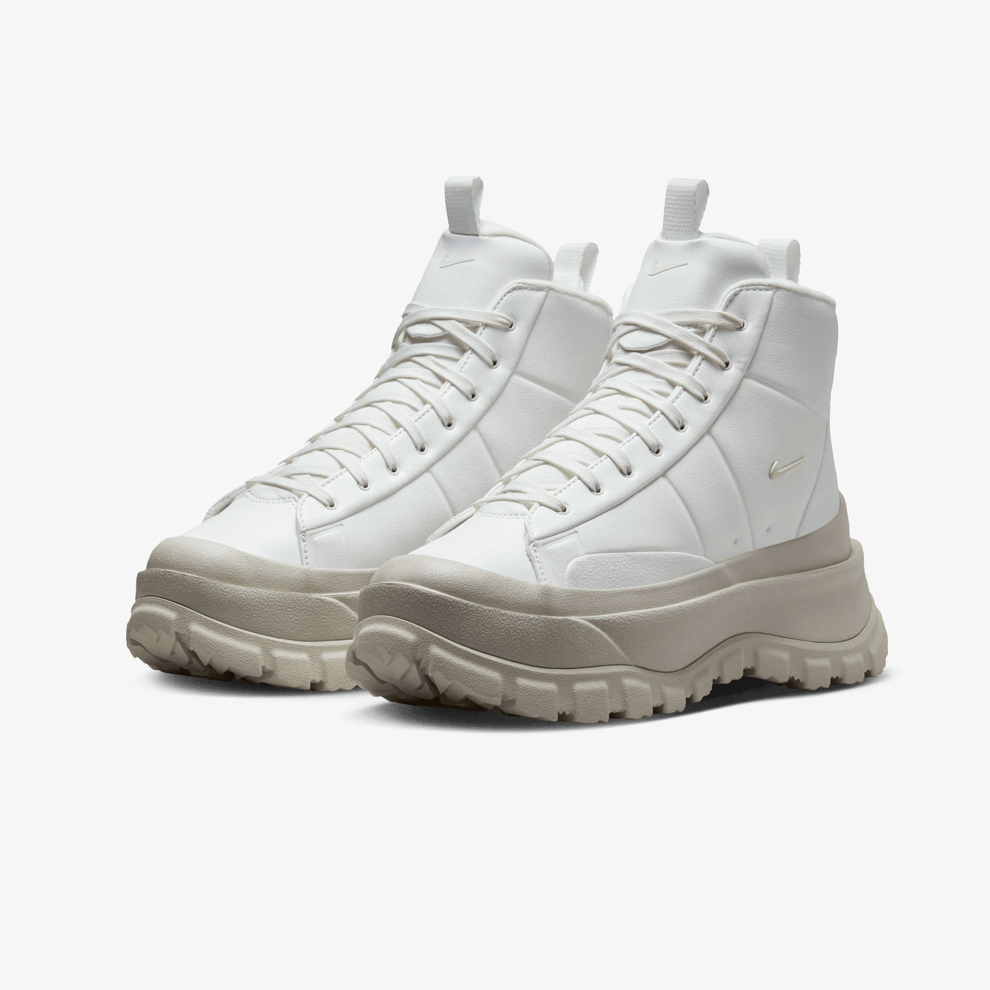 NIKE | BLAZER ROAM MID { SUMMIT WHITE/PHANTOM-LIGHT BONE
