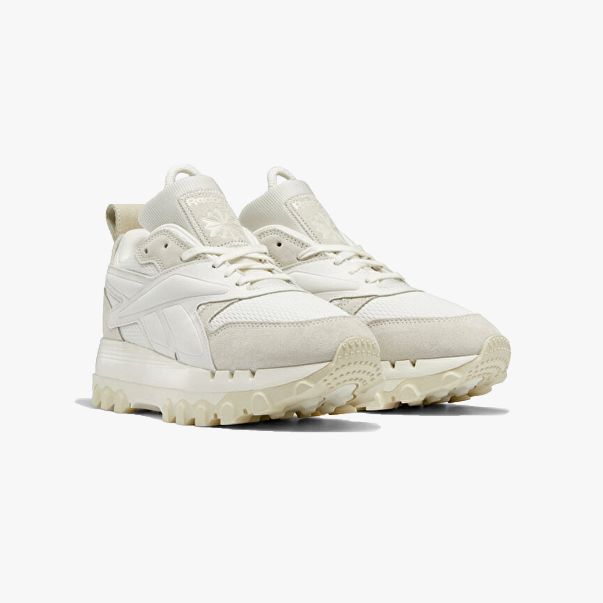 Reebok | CARDI B CLASSIC LEATHER V2  { CHALK/ALABASTER