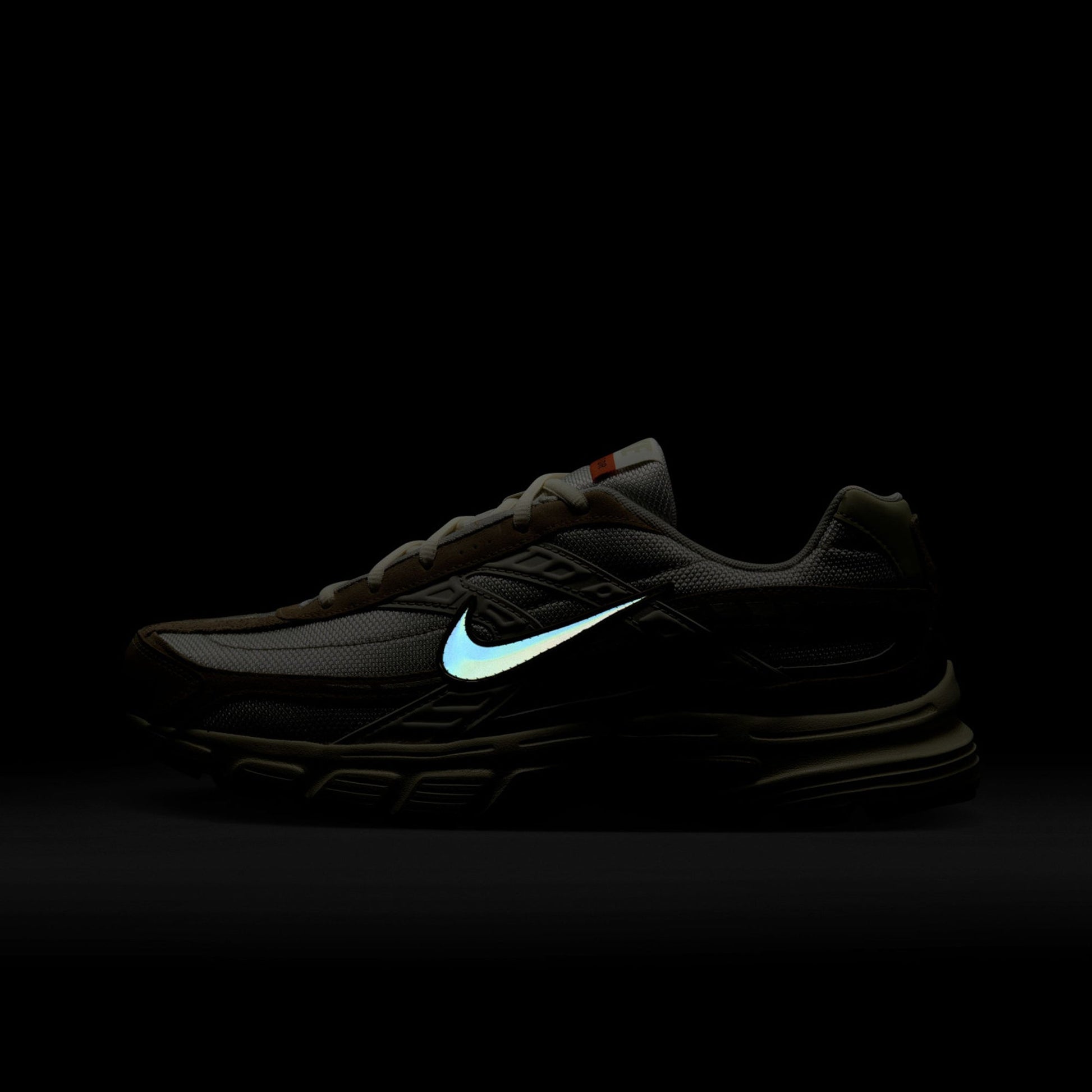 NIKE | INTIATOR { LIGHT BONE/CARGO KHAKI-LIMESTONE
