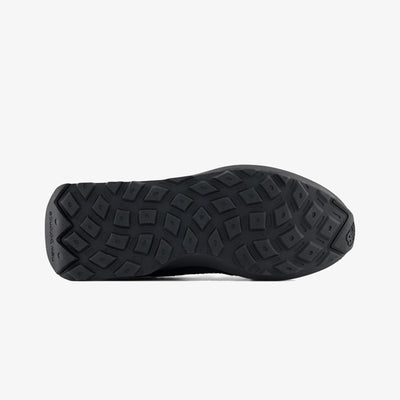 New Balance | 370 { BLACK/WHITE