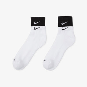 NIKE | EVERYDAY PLUS CUSHIONED SOCKS { WHITE/BLACK