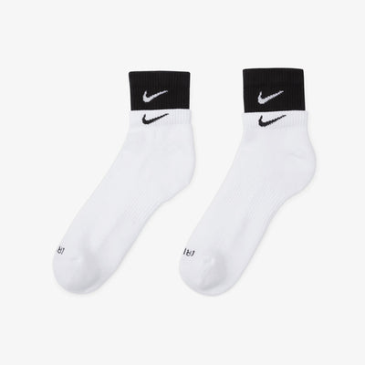 NIKE | EVERYDAY PLUS CUSHIONED SOCKS { WHITE/BLACK