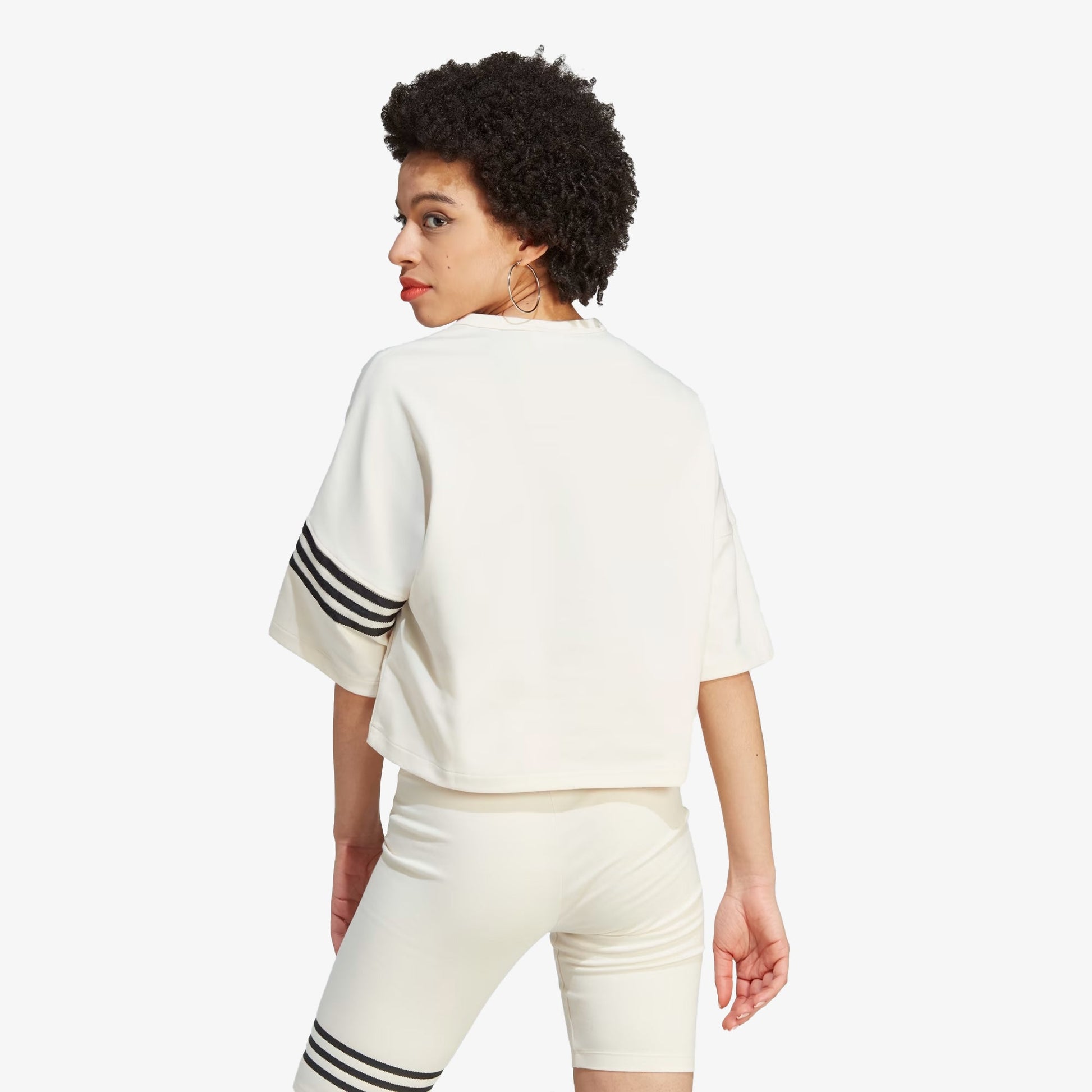 Adidas Originals | ADICOLOR NEUCLASSICS TEE  { WONDER WHITE/BLACK
