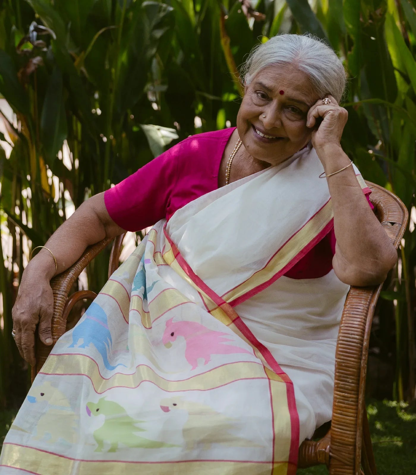 Off White Handloom Venkatagiri Cotton Saree With Jamdani Parrot Meenakari Motifs