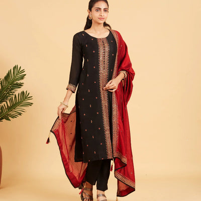 Black Kurta Set With Contrast Red Dupatta