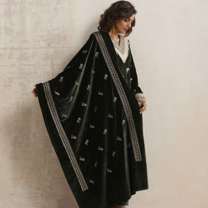 trueBrowns Green Velvet Floral Embroidered Kurta Pant Dupatta Set