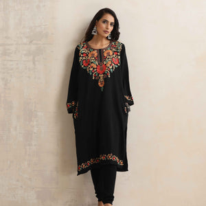 trueBrowns Black Kashmiri Floral Embroidered Woollen Phiran Kurta