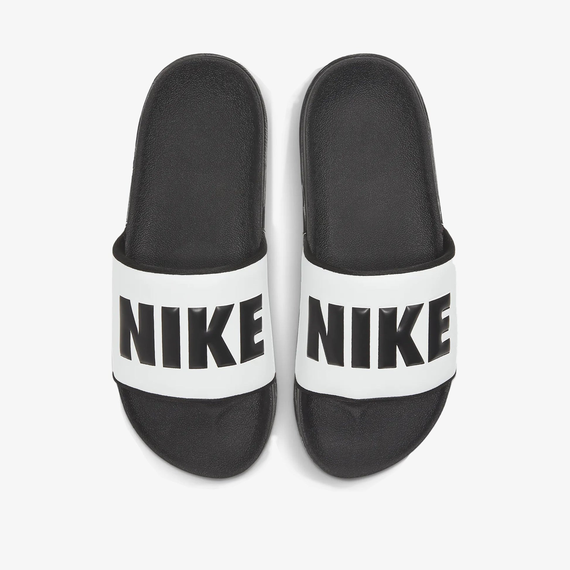 Nike | OFFCOURT  { BLACK/WHITE