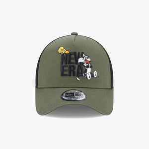 New Era | WARNER BROTHERS SYLVESTER AND TWEETIE PIE GREEN A-FRAME TRUCKER CAP