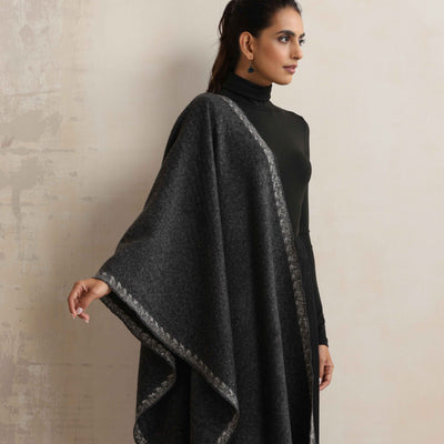 trueBrowns Black Tassel Woollen Stole