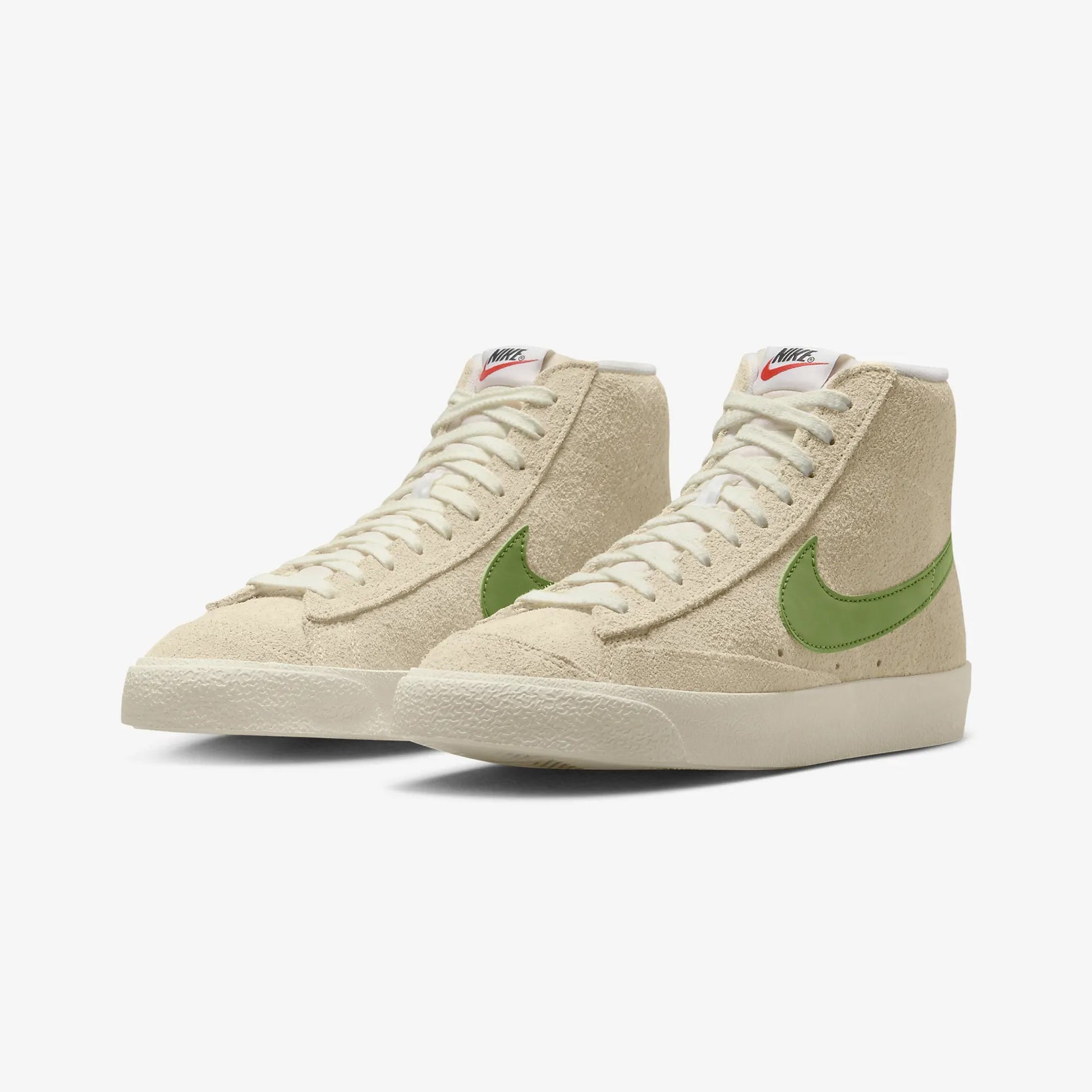 Nike | BLAZER MID '77 VINTAGE { MUSLIN/CHLOROPHYLL-COCONUT MILK-SAIL