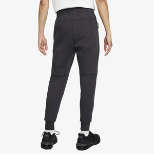 Nike | SPORTSWEAR TECH FLEECE SLIM FIR JOGGERS  { BLACK/BLACK