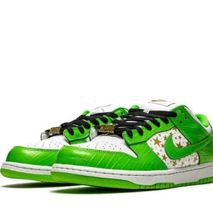 NIKE SB DUNK LOW SUPREME STARS MEAN GREEN (2021)