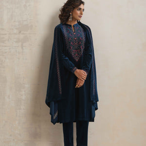 trueBrowns Blue Velvet Floral Embroidered Kurta Pant Dupatta Set