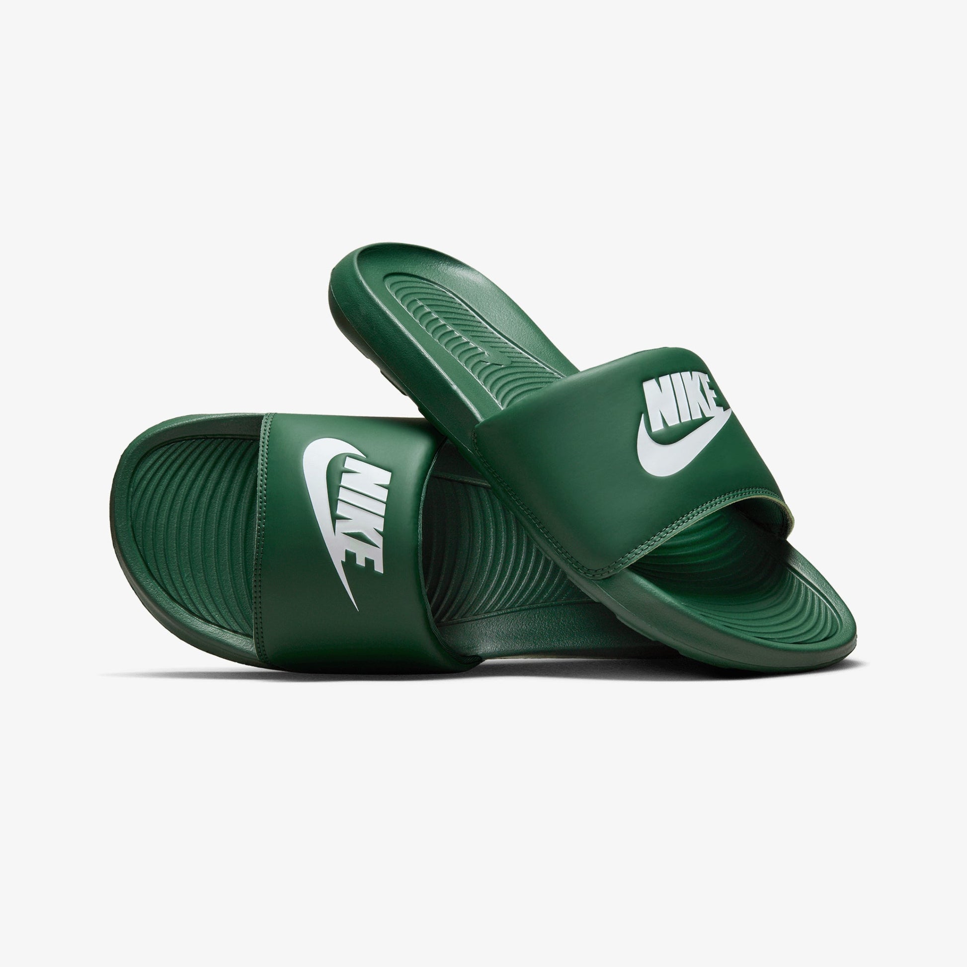 NIKE | VICTORI ONE { FIR/WHITE-FIR