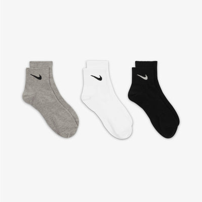 NIKE | PERFORMANCE LIGHTWEIGHT TRAINING ANKLE SOCKS (3 PAIRS) { GREY/WHITE/BLACK