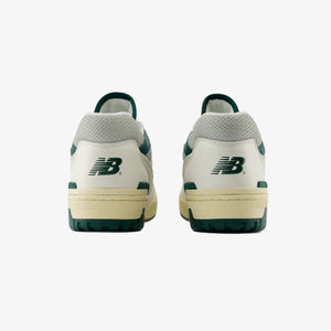 New Balance | BB550 { SEA SALT/MARSH GREEN