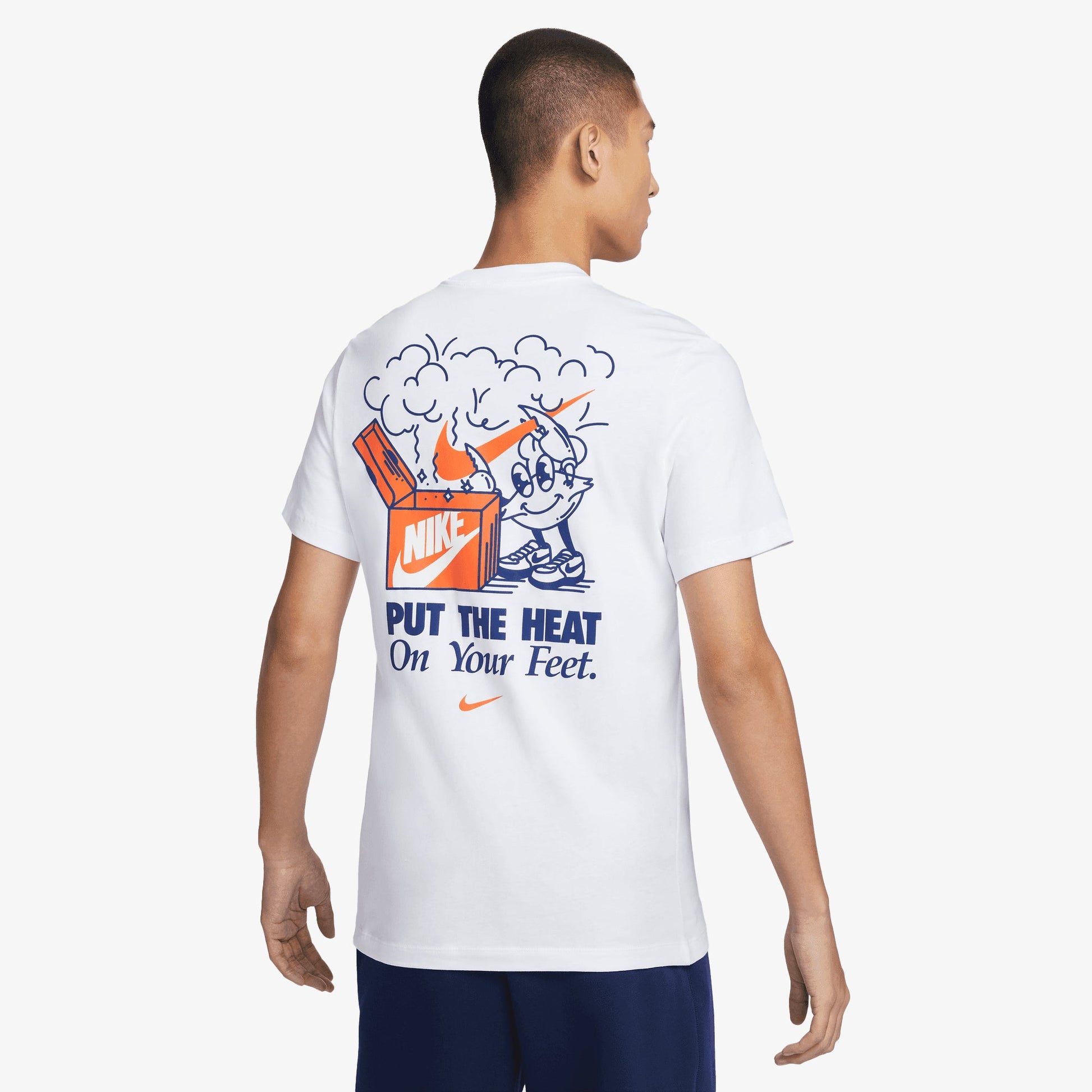 NIKE | SPORTSWEAR { WHITE