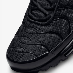 NIKE | AIR MAX PLUS { BLACK/BLACK-BLACK