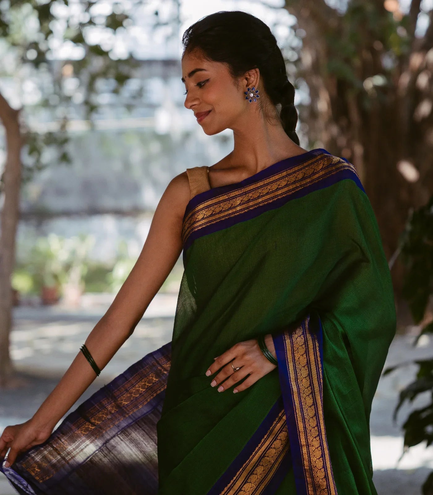 Dark Green Handloom Gadwal Cotton Saree With Contrast Purple Border